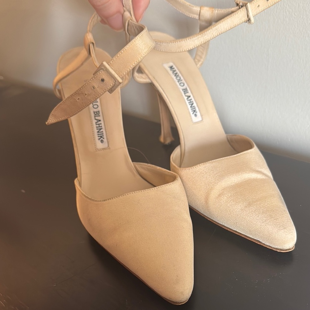 Manolo Blahnik Tan Slingback Heels damaged